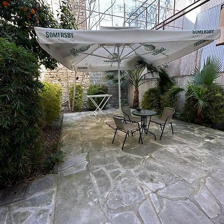 Modern City Center Appartment Saripolou Limassol Bagian luar foto