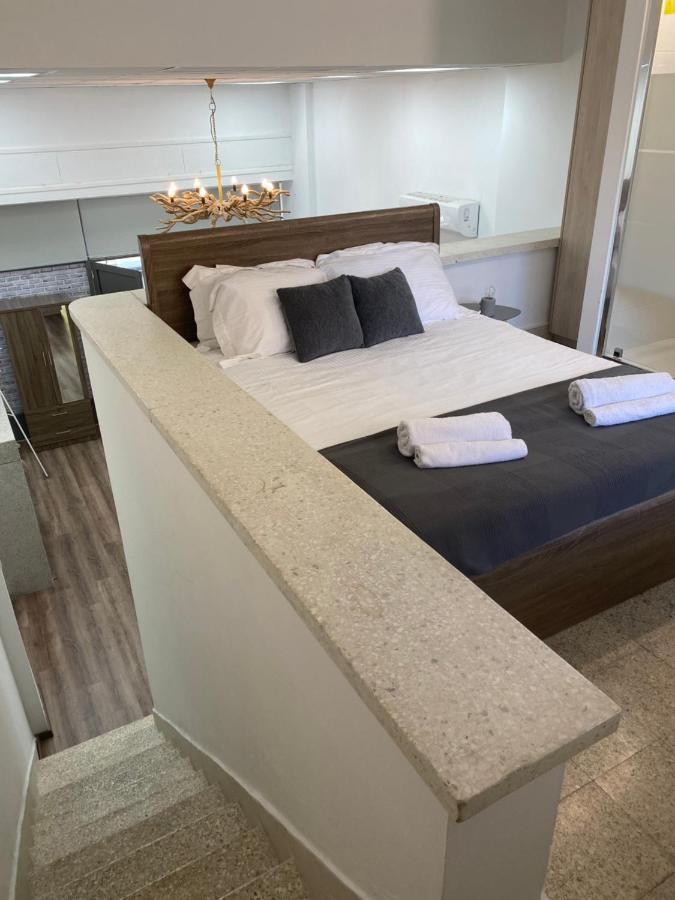 Modern City Center Appartment Saripolou Limassol Bagian luar foto