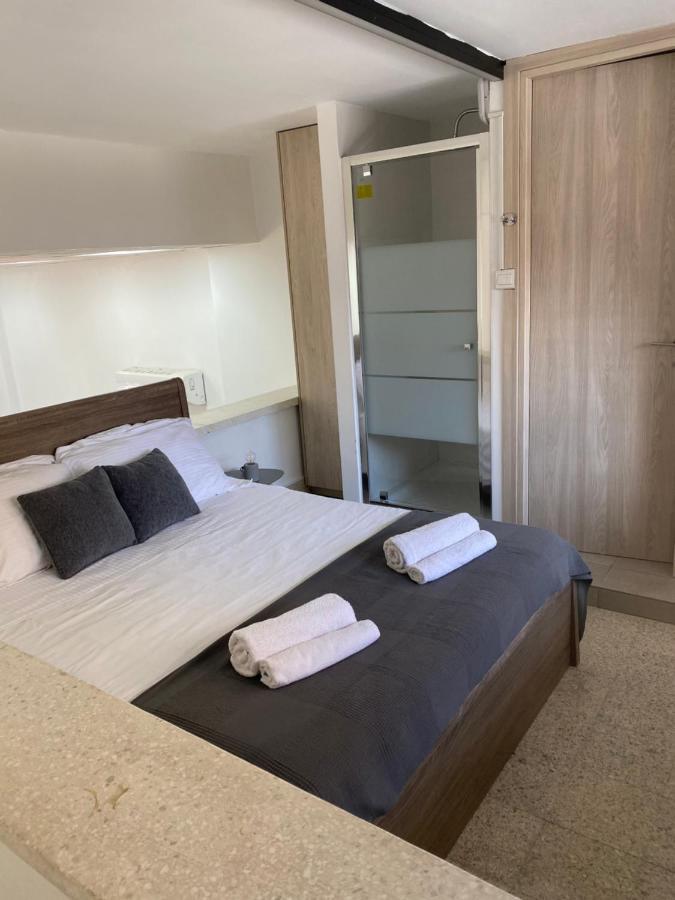 Modern City Center Appartment Saripolou Limassol Bagian luar foto