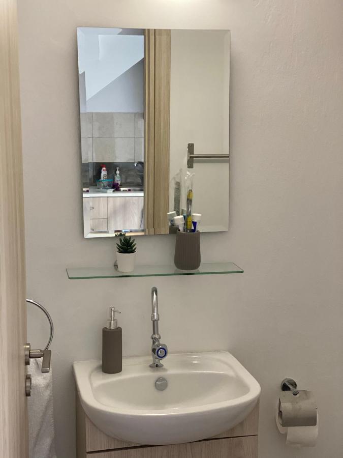 Modern City Center Appartment Saripolou Limassol Bagian luar foto