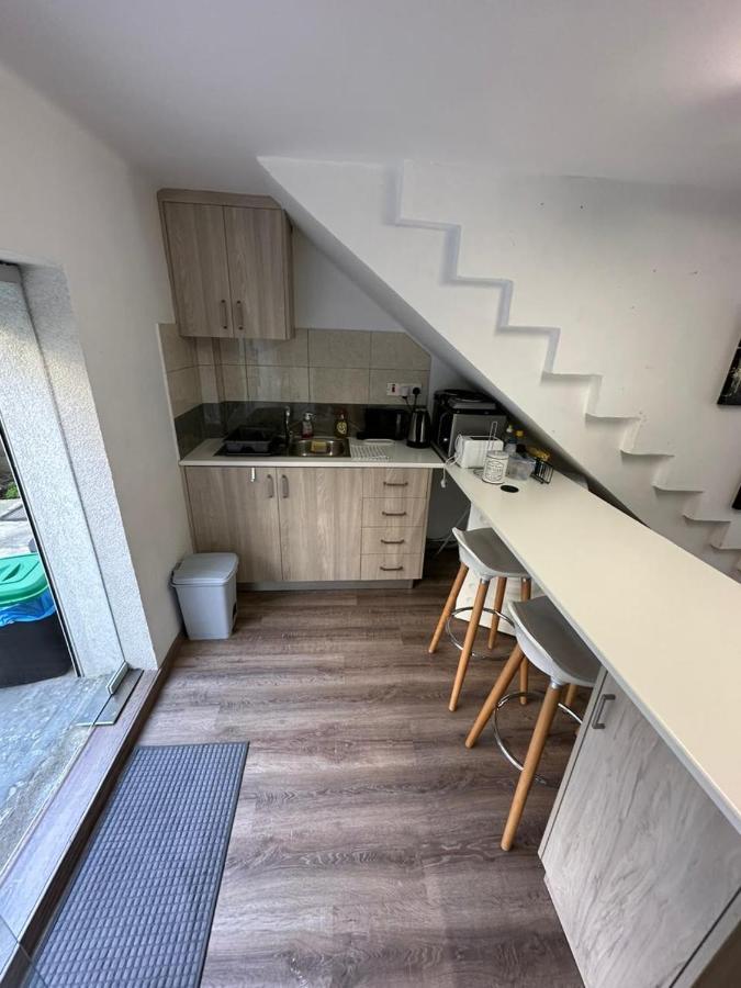 Modern City Center Appartment Saripolou Limassol Bagian luar foto